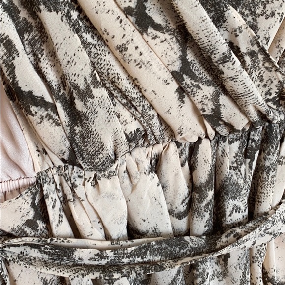 H & M dress - Picture 4 of 5